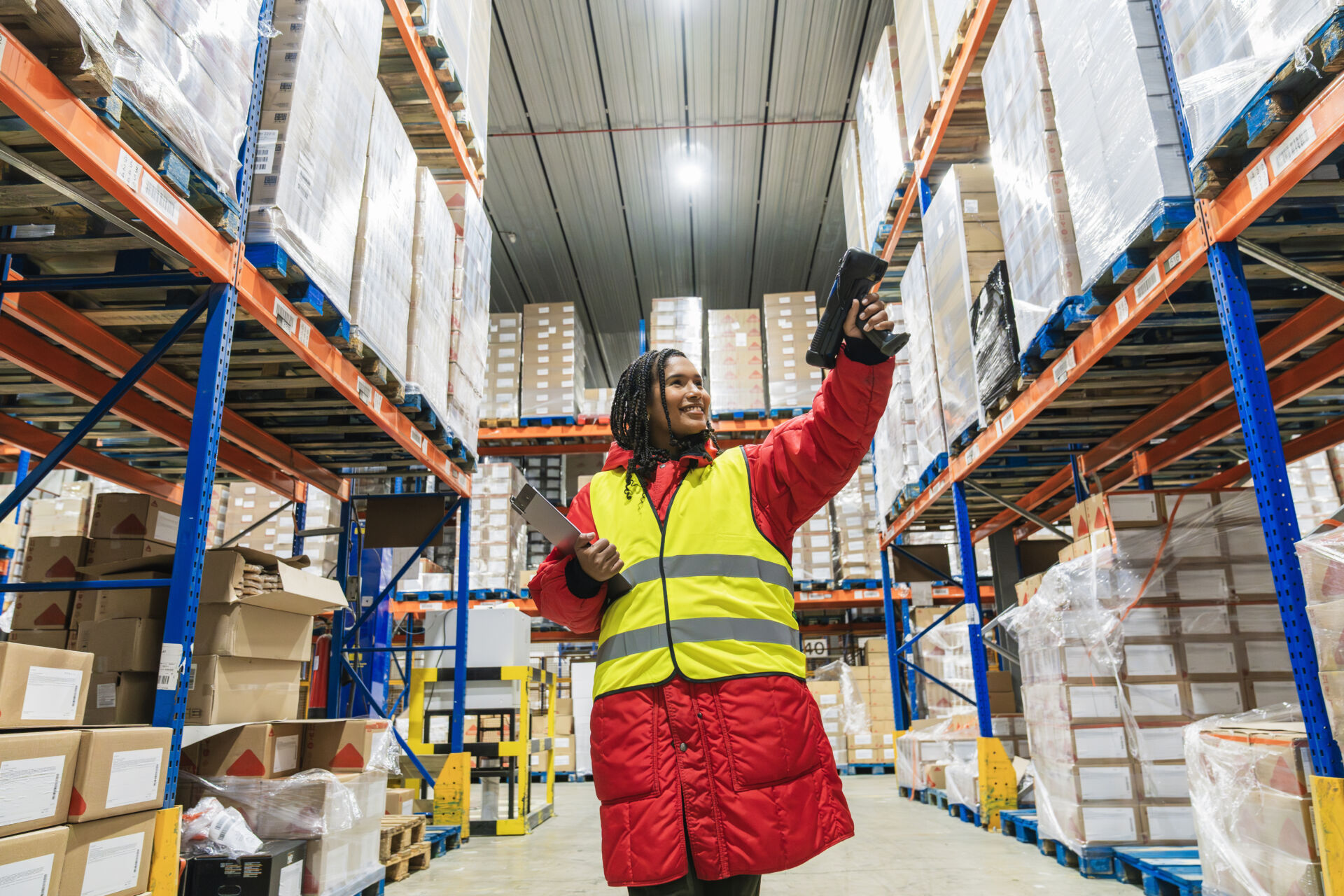 Coldcase cold storage warehouse worker scanning palletised inventory