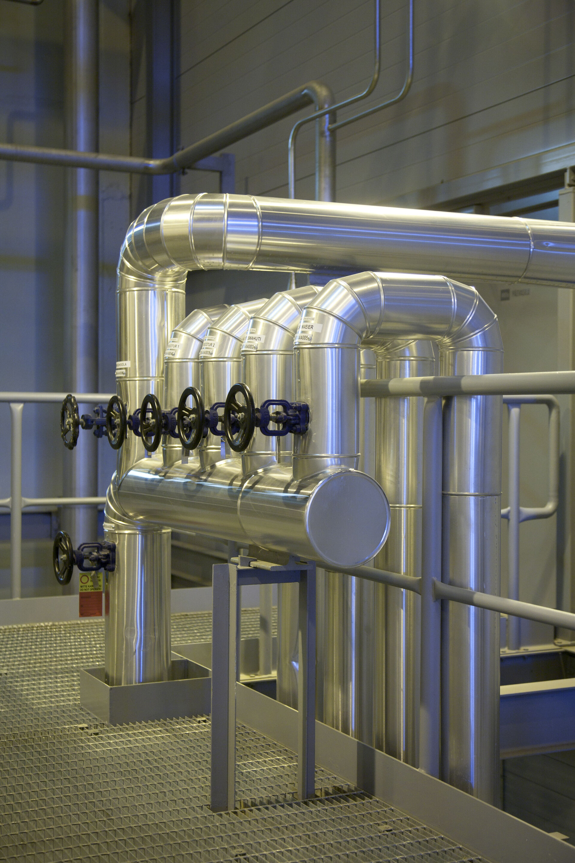 Coldcase commercial refrigeration pipework with valves and insulated metal fittings